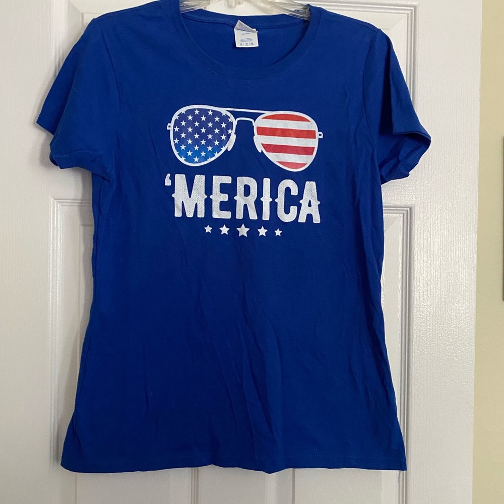 'Merica Graphic Tee - Women's Blue Patriotic T-Shirt